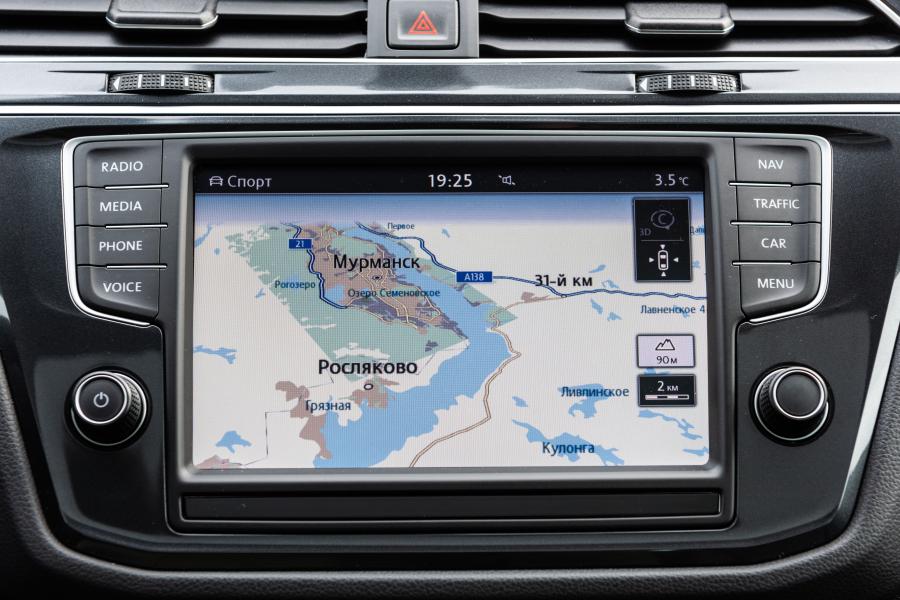 Детали интерьера Volkswagen Tiguan 2016 года  (CIS) (фото 31 из 40)
